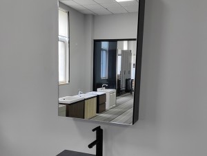 Modernong Praktikal nga Single Mirrored Black Aluminum Mirrored Medicine Cabinet