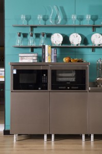 Makabati Amakono a Grey Lacquer Stainless Steel Kitchen